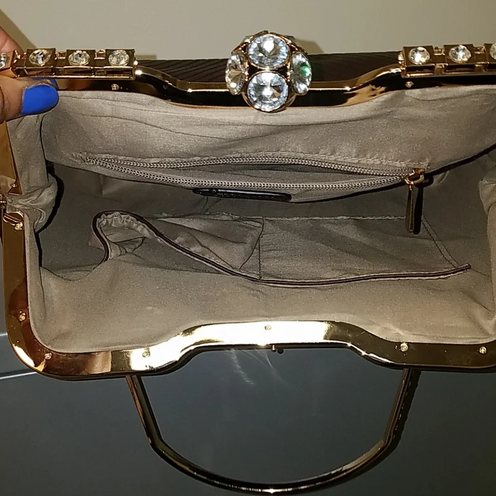 Beautiful Handbag Purse - Picture 7 of 7